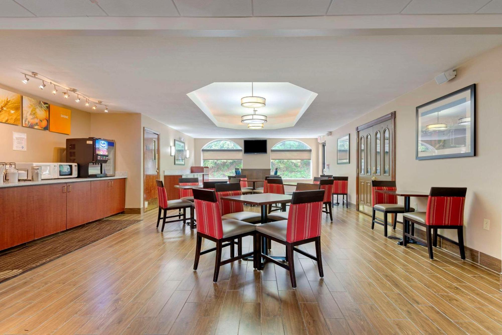 Comfort Inn & Suites Wilkes Barre - Arena Exteriör bild